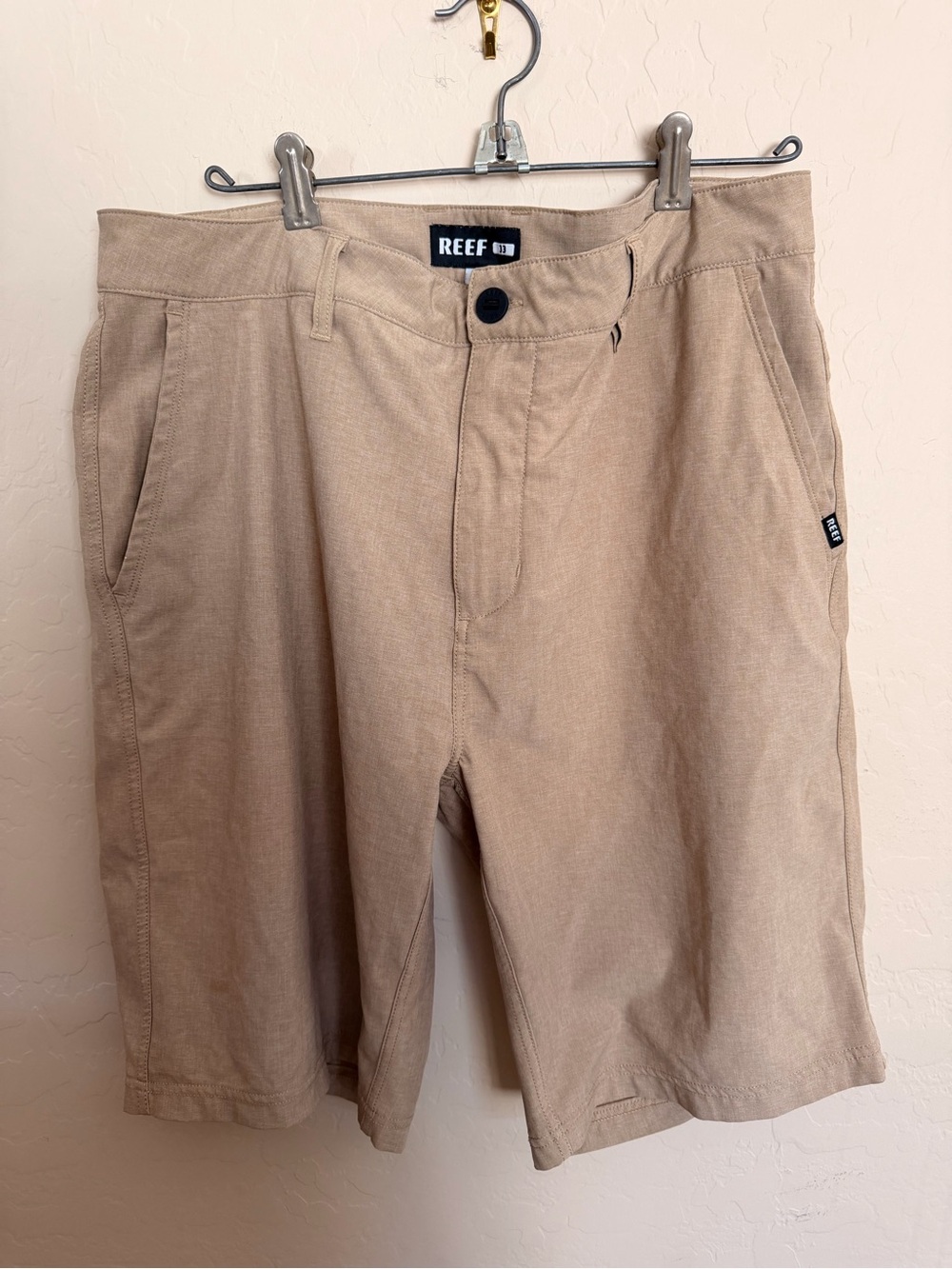 Reef Men's Tan Flat Front Shorts